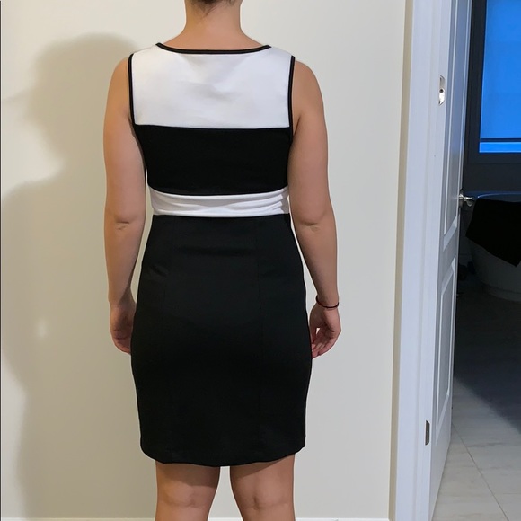 Classy dress - Picture 2 of 2